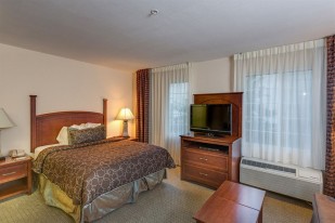 Staybridge Suites - Airport